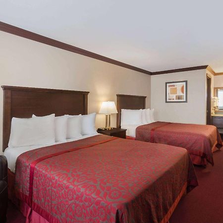 Days Inn By Wyndham Auburn Ngoại thất bức ảnh