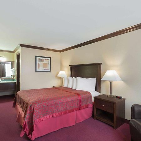 Days Inn By Wyndham Auburn Ngoại thất bức ảnh