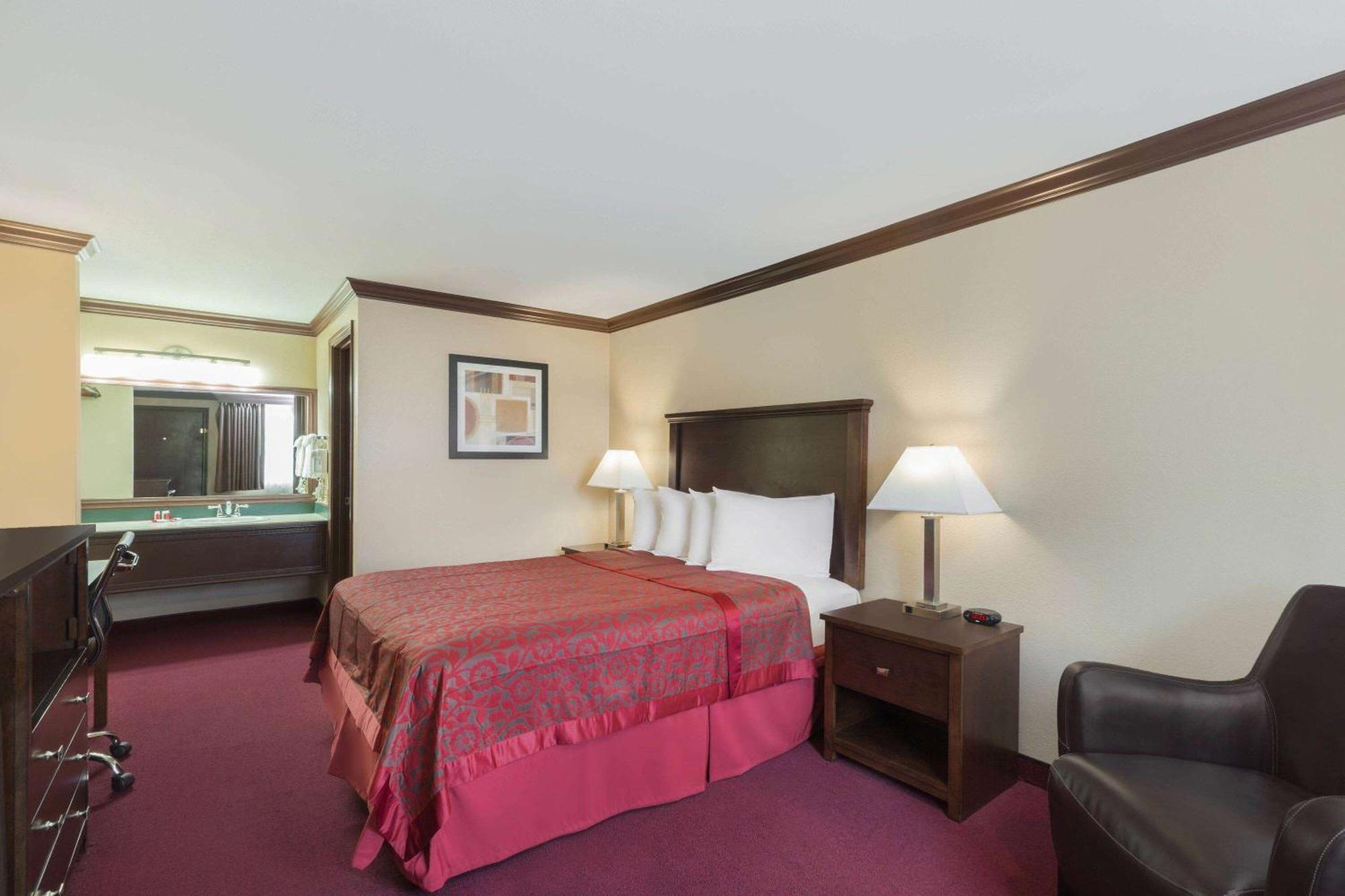 Days Inn By Wyndham Auburn Ngoại thất bức ảnh